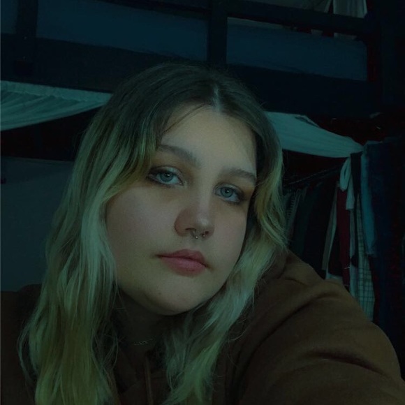 Meet your Posher, Xanthe - Picture 1 of 1